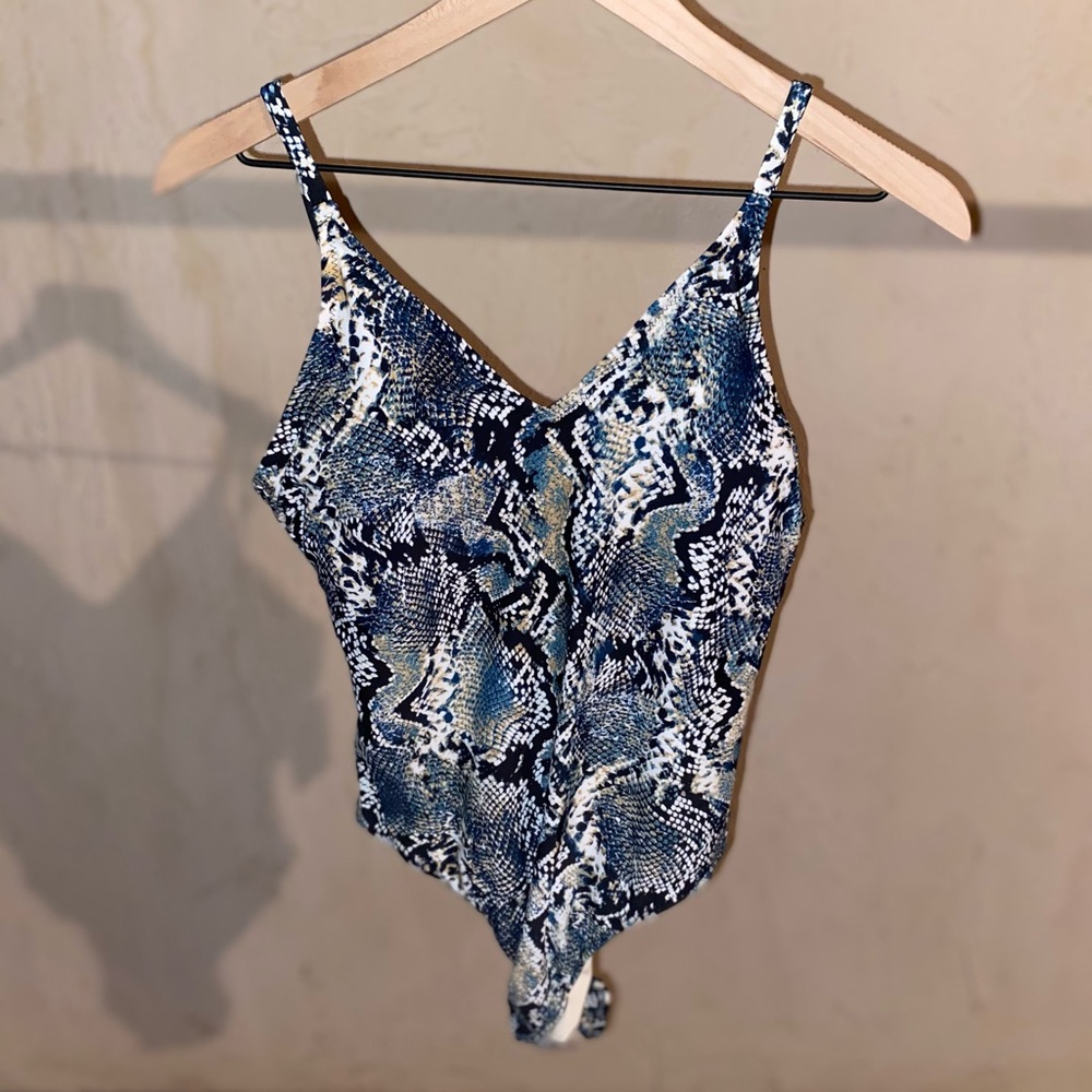 Women’s snakeskin swimsuit NWT